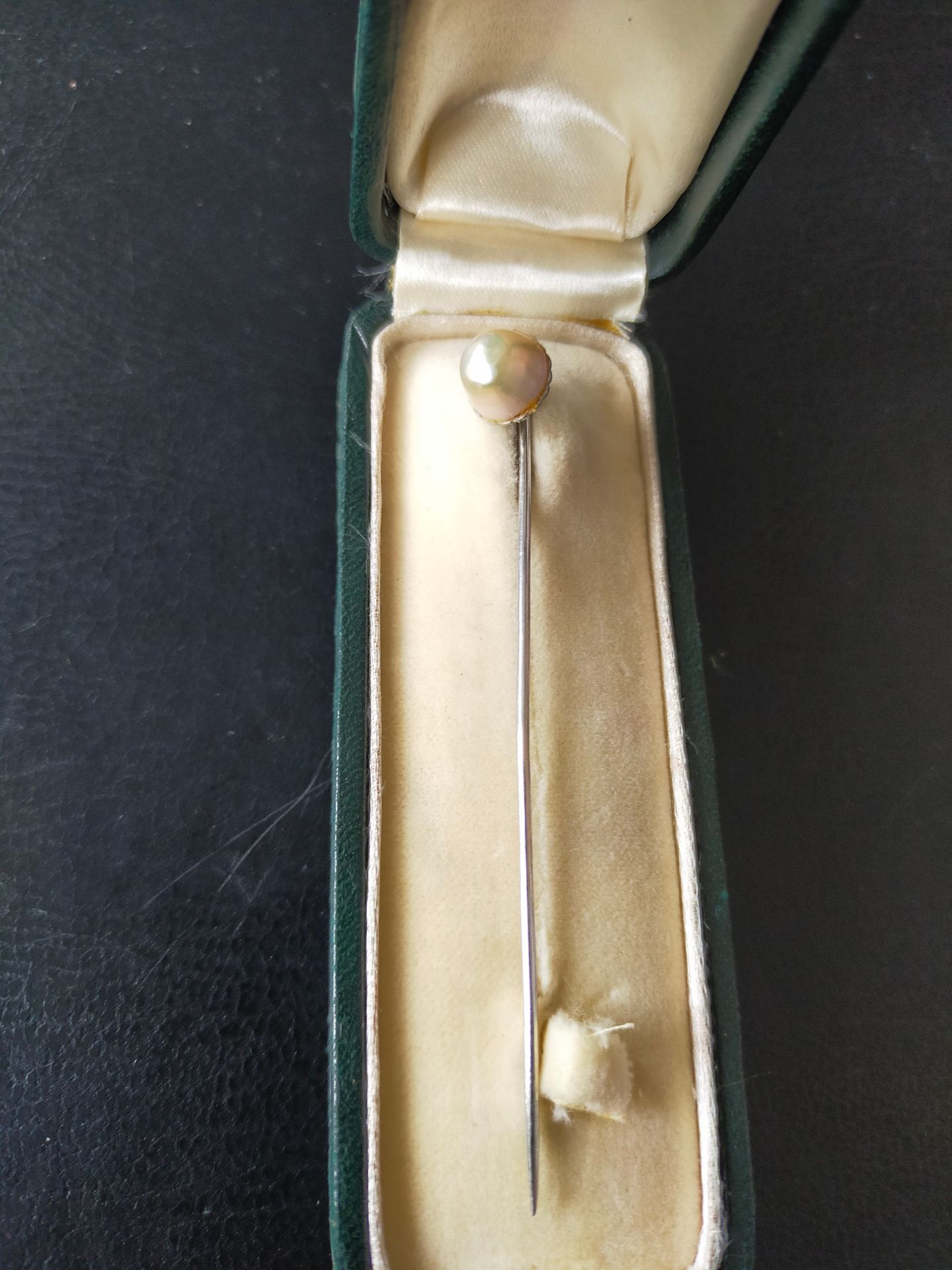 Null Épingle de cravate en platine (850e), ornée d'une perle bouton probablement&hellip;