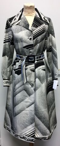 Null LEONARD. Manteau long en soie noir et blanc à motifs géométriques, deux poc&hellip;