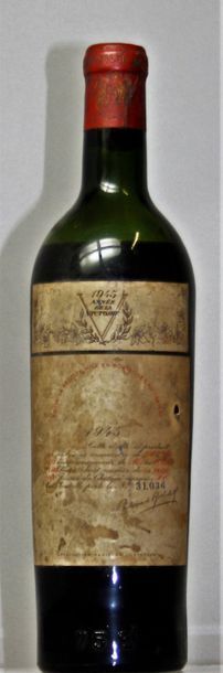Null 1 bouteille CHÂTEAU MOUTON ROTHSCHILD - 1er Gcc Pauillac 1945. Etiquette fa&hellip;