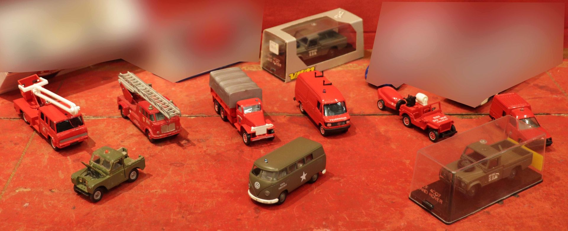 Null 
Lot de 6 miniatures pompiers (MATCHBOX, SOLIDO) et 4 miniatures militaires&hellip;