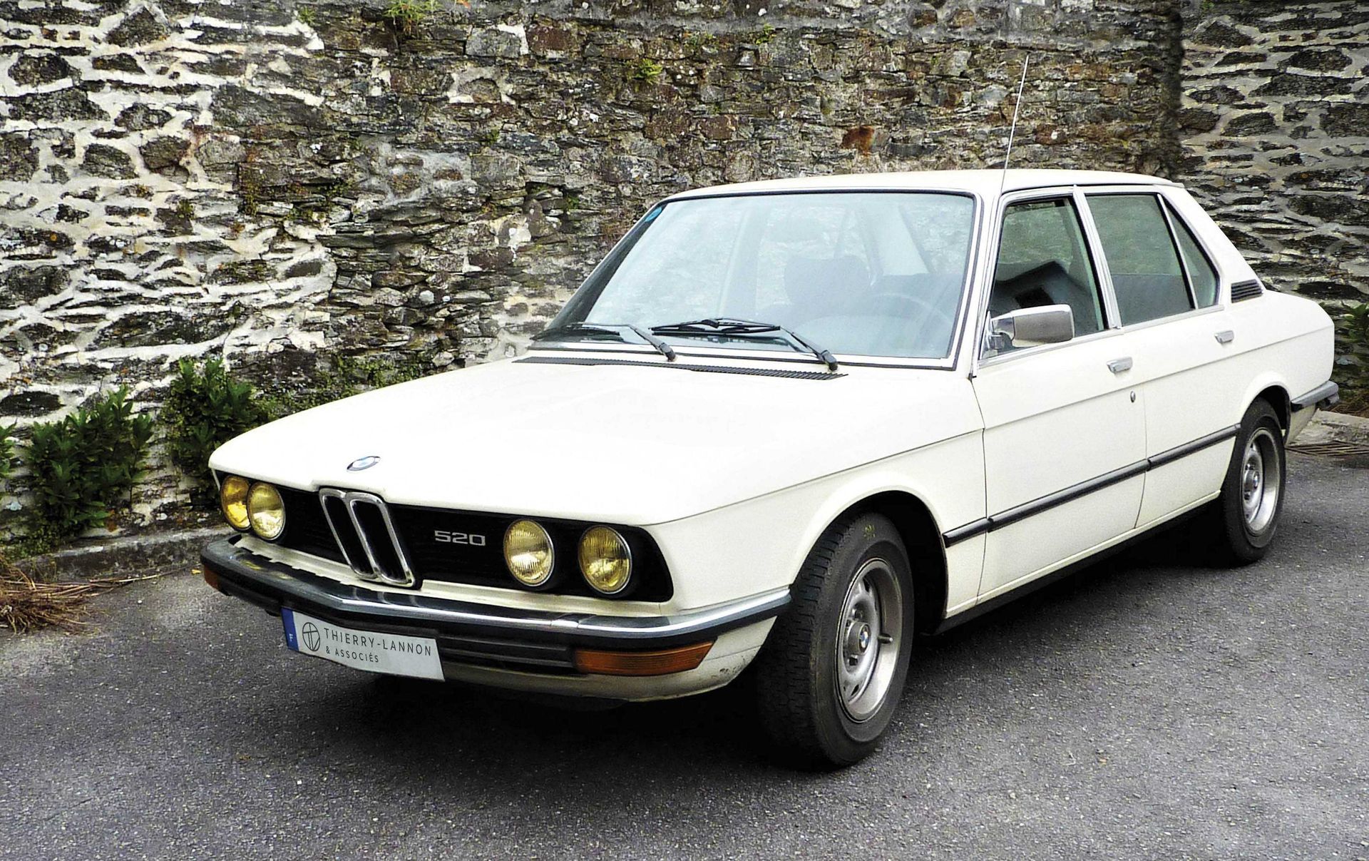 Null 
BMW 520/6 (E12)-from 09.03.1978 - serial number : 6 806 522 - ES 11 CV - T&hellip;