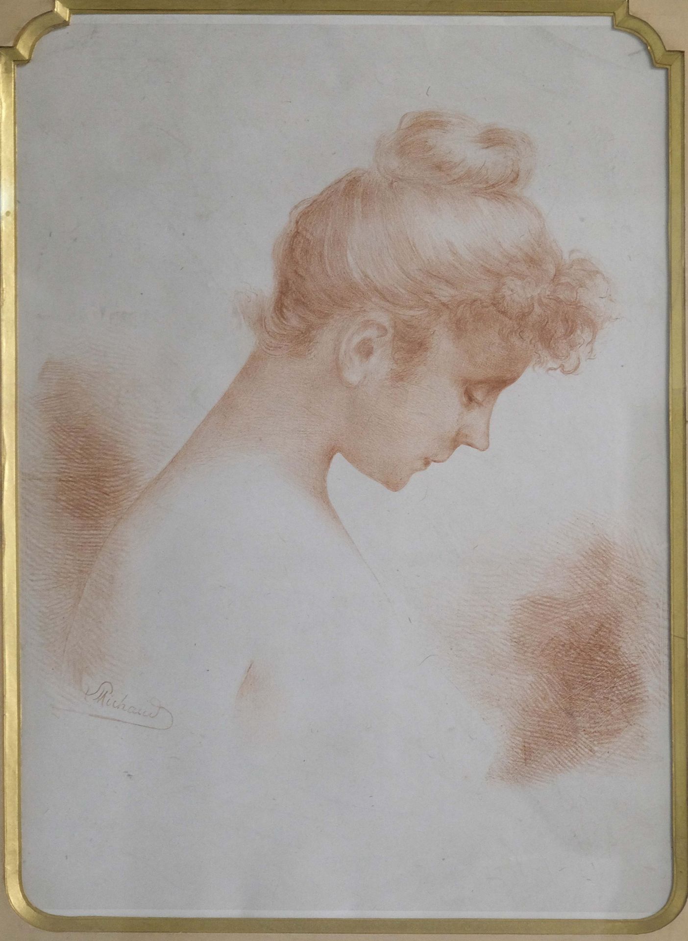 Null Léonie MICHAUD (1873-?) "Femme de profil" dessin sanguine signé en bas à ga&hellip;