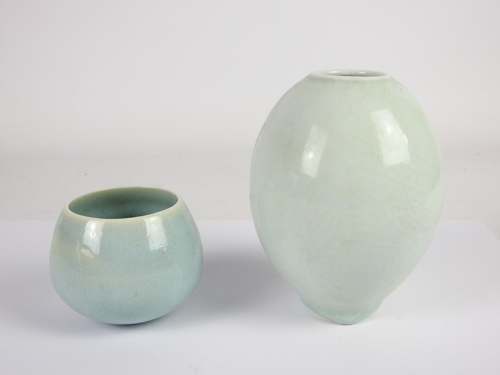 Null Jean-François FOUILHOUX (né en 1947) : Réunion de deux vases en céramique c&hellip;