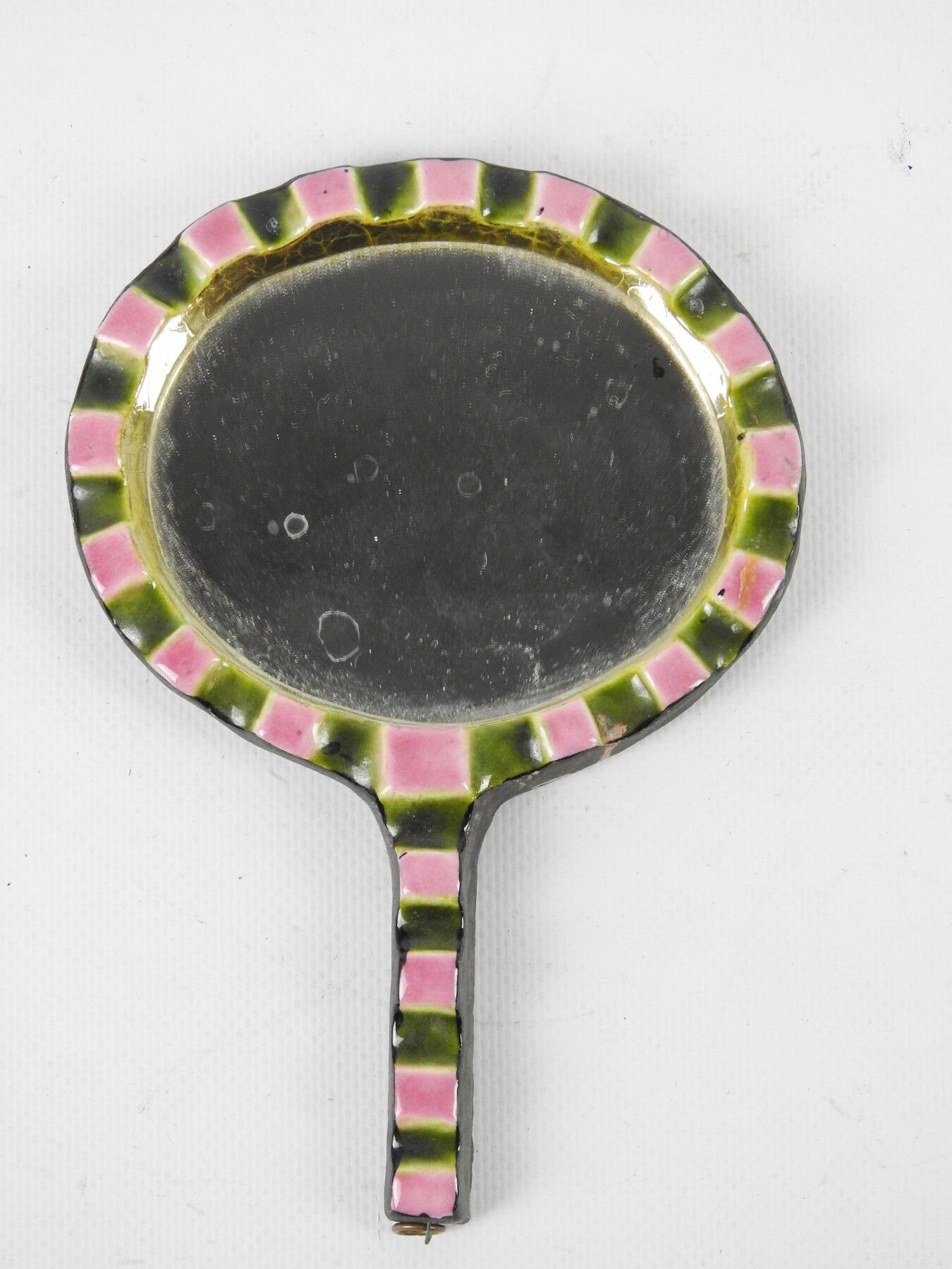 Null Mithé ESPELT (1923-2020) : 

Miroir face à main

Céramique verte et rose 

&hellip;