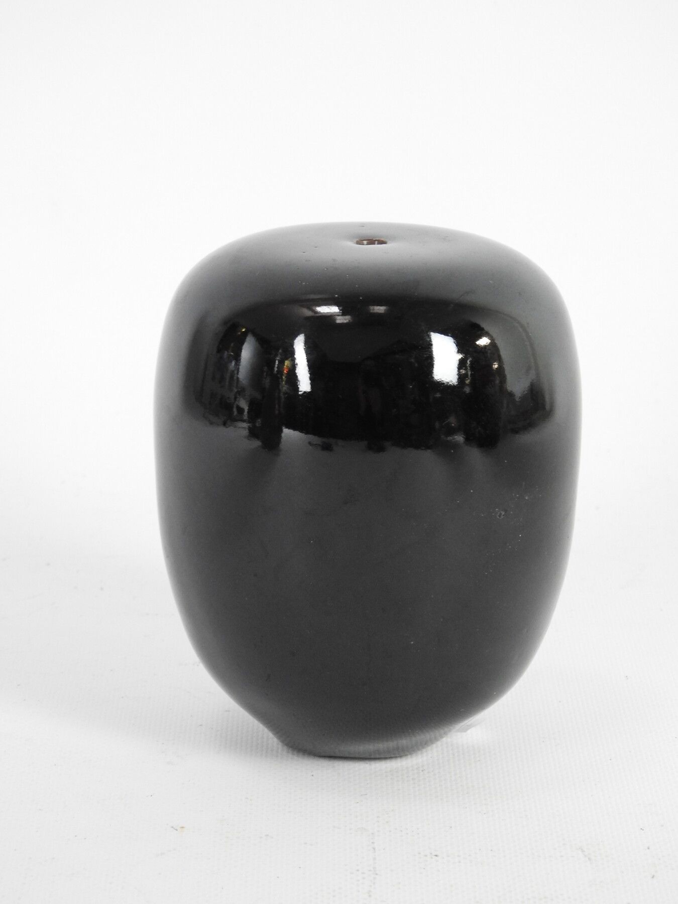 Null Jean-François FOUILHOUX (born in 1947) : Vase in black enamelled ceramic. S&hellip;