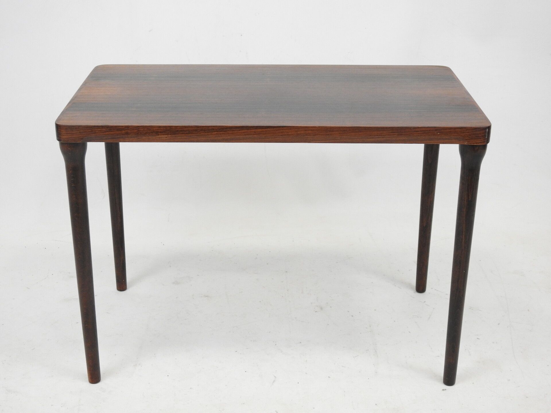 Null Rolf RASTAD & Adolf RELLING (20th) : Rectangular side table in rosewood. 49&hellip;