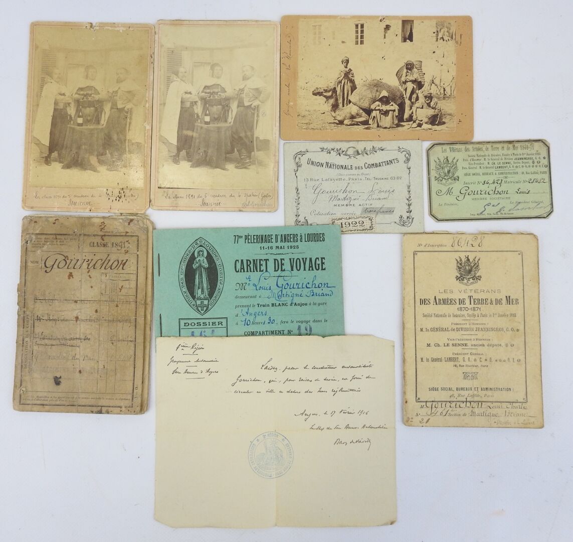 Null 
法国。1894-1914年第4届SPAHIS的一个小号的军事手册、照片和各种文件。ABE