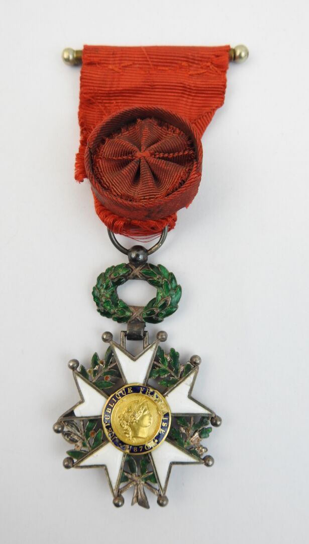 Null FRANCE. Croix d'officier de la légion d'honneur en argent, vermeil et émaux&hellip;