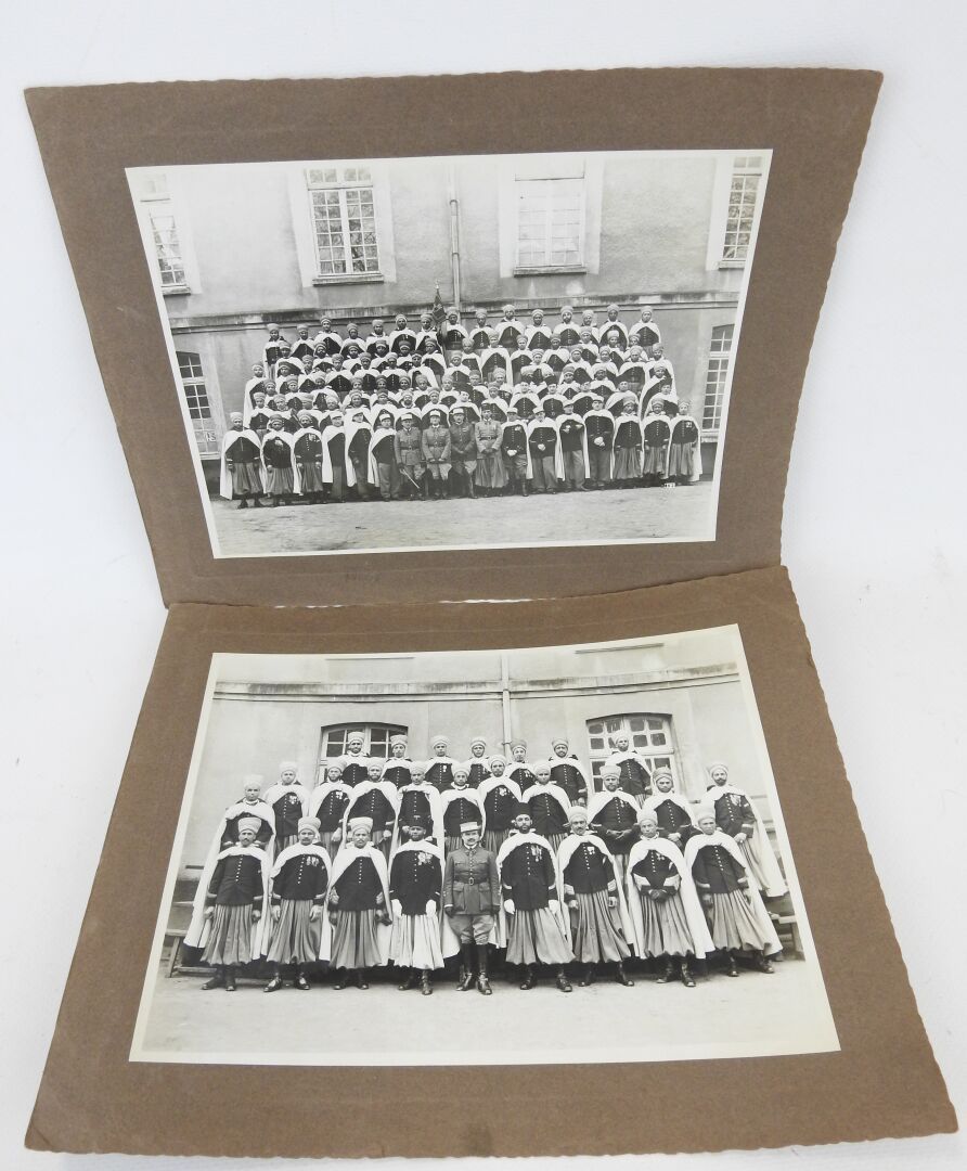 Null FRANCE. Suite de 2 photos du 4e Spahis marocains vers 1930, format 18 X 24 &hellip;