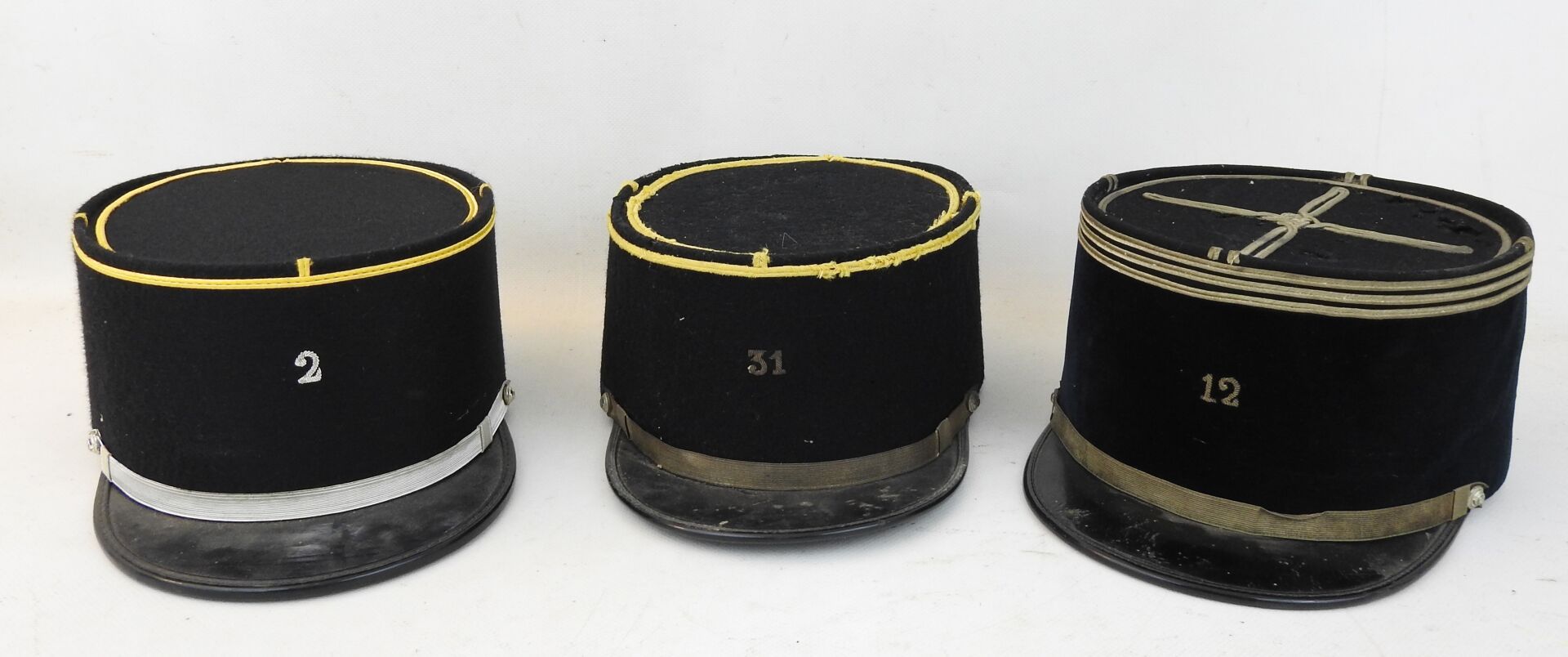 Null Suite of 3 kepi post 1945, captain 12th BCA, hunters of the 2nd and 31st BC&hellip;