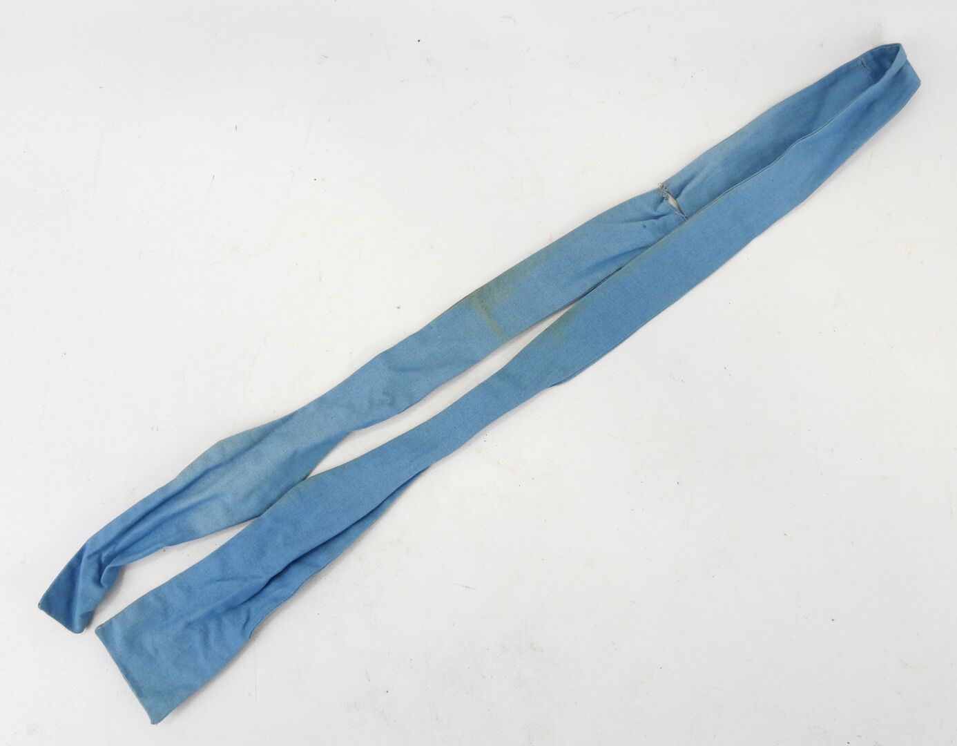 Null Cravate d'officier en coton bleu horizon, L: 130 cm. BE