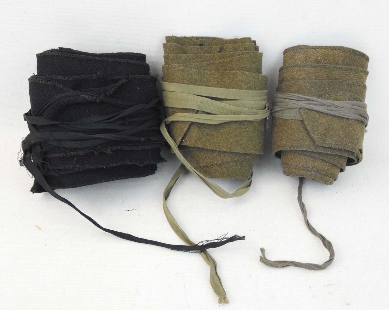 Null Ein Paar Wadenbänder für Jäger aus dunkelblauem Tuch, gebogenes Modell mit &hellip;