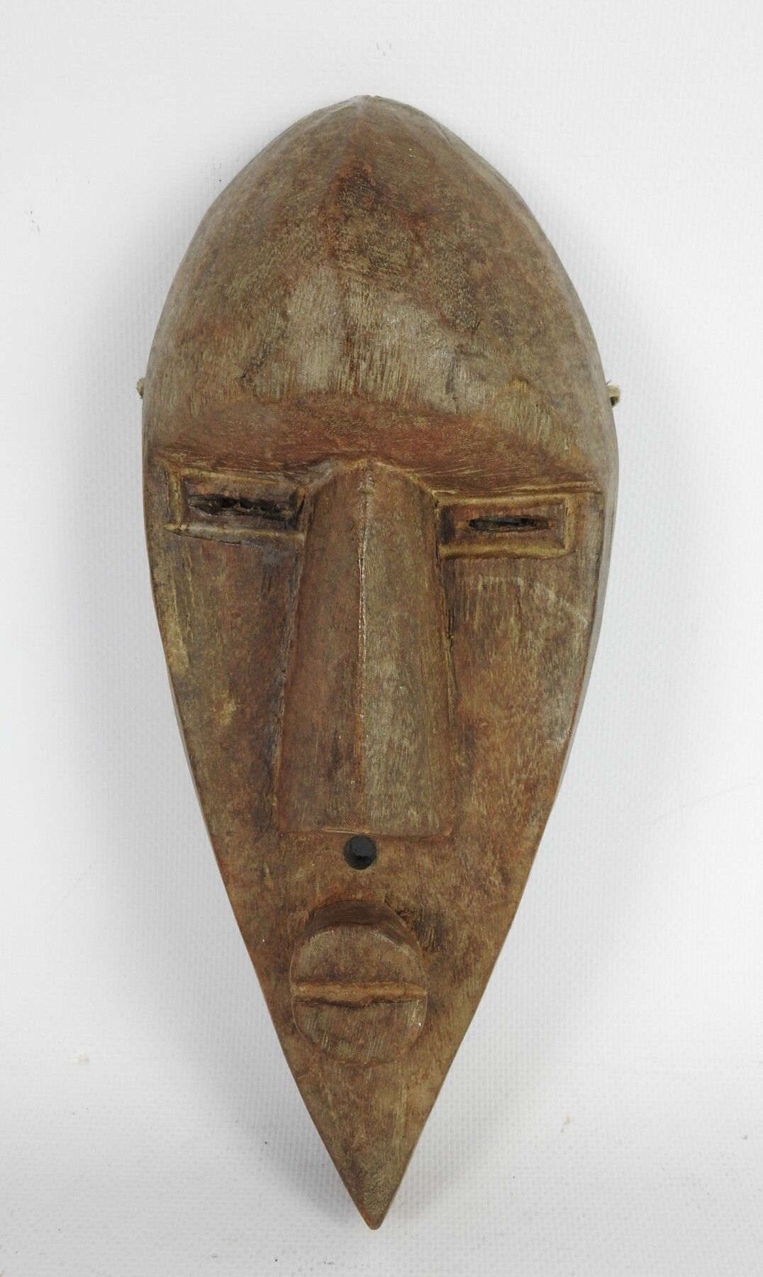 Null KONGO: Maske aus geschnitztem Holz. Höhe: 25,5 cm.