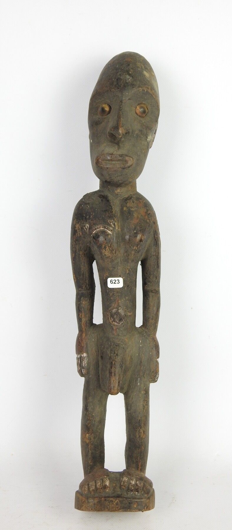 Null MALE IATMUL STATUE, the eyes inlaid with a turbo seal. Height: 54 cm.