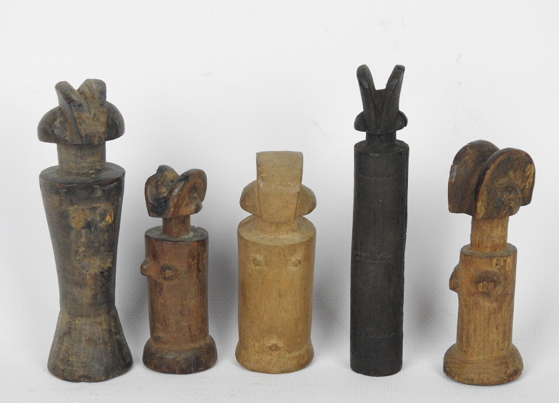 Null Pueblo Zaramo, Tanzania. 

Juego de cinco muñecos de madera tallada "Mwana &hellip;