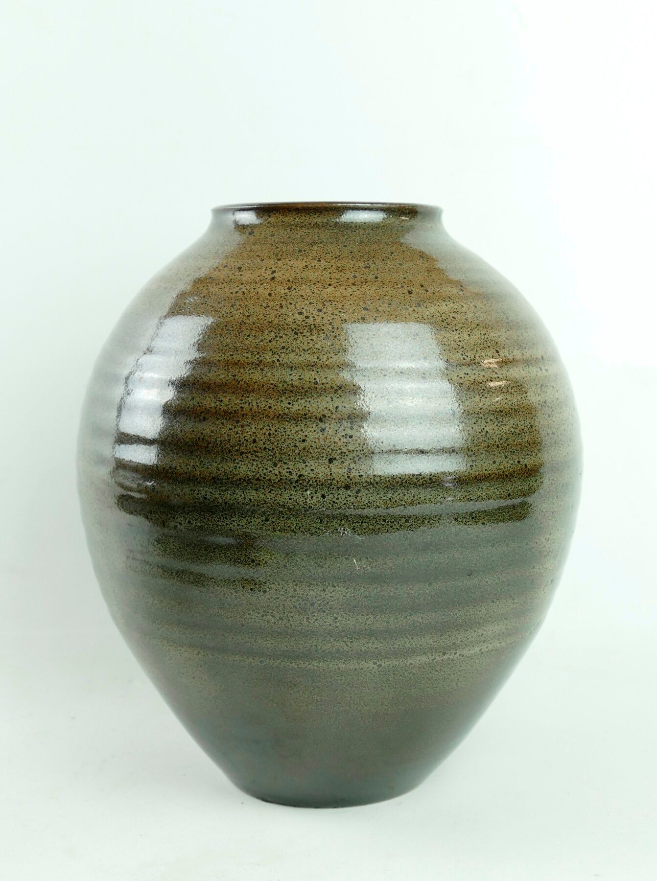 Null Jacqueline PAUL DAUPHIN : Vase en grés vernissé. Haut: 27.5 cm