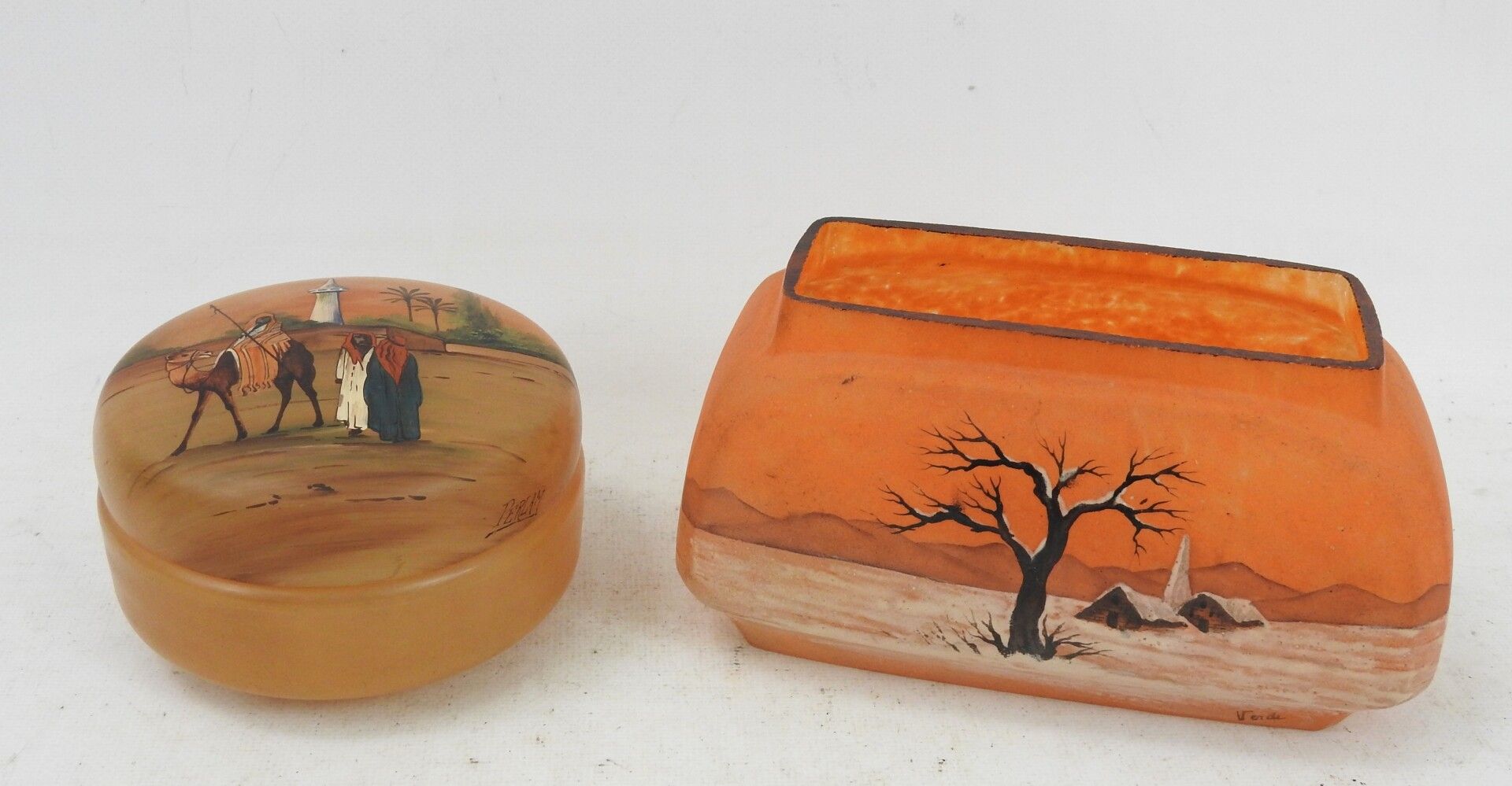 Null VERDI : Vase en verre teinté orange à décor peint d'un paysage sous la neig&hellip;