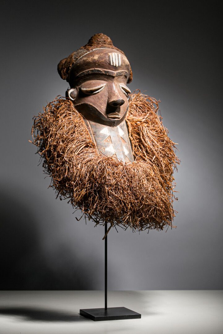 Null Masque « Kiwoyo », PENDE, République Démocratique du Congo.

Bois, pigments&hellip;