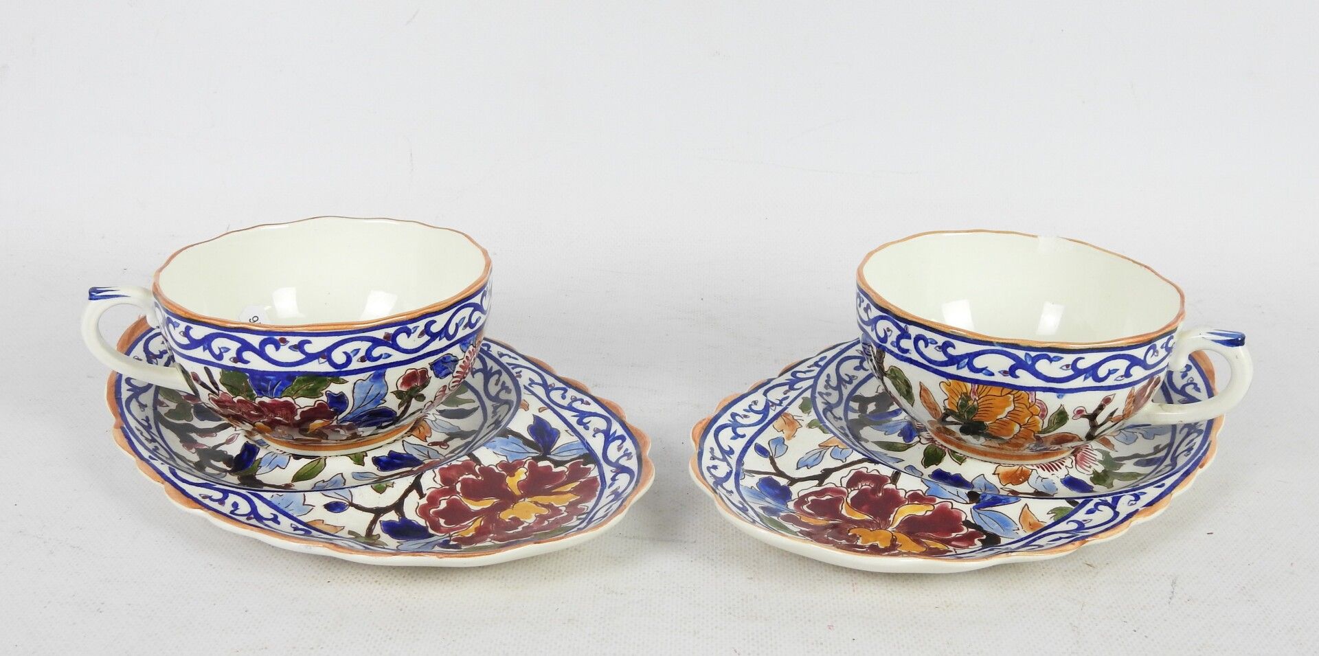 Null GIEN: Two earthenware lunches, peony model. Height: 8 cm. Length: 27 cm. Ac&hellip;