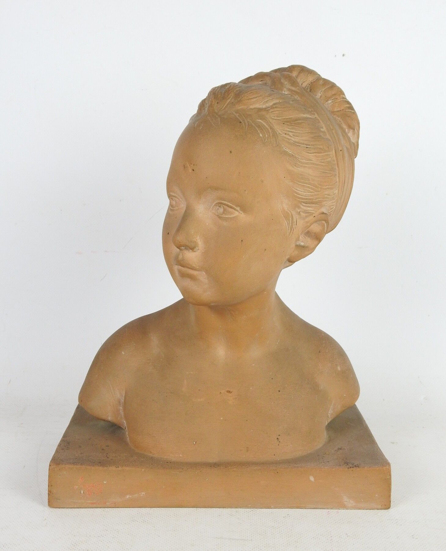 Null Dopo HOUDON: Busto di una giovane ragazza in terracotta. Altezza: 32,5 cm.