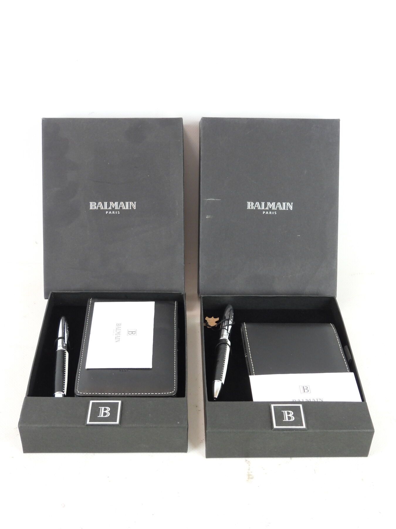 Null Pierre BALMAIN Two sets including ballpoint pen and notebook (new condition&hellip;
