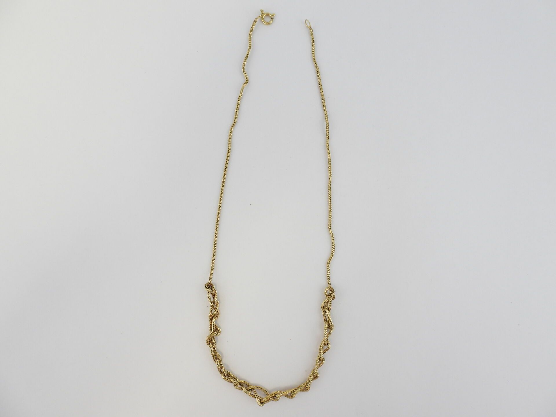 Null Chain with twisted links in yellow gold 18K (750°/°°). Net weight 9.90 g.