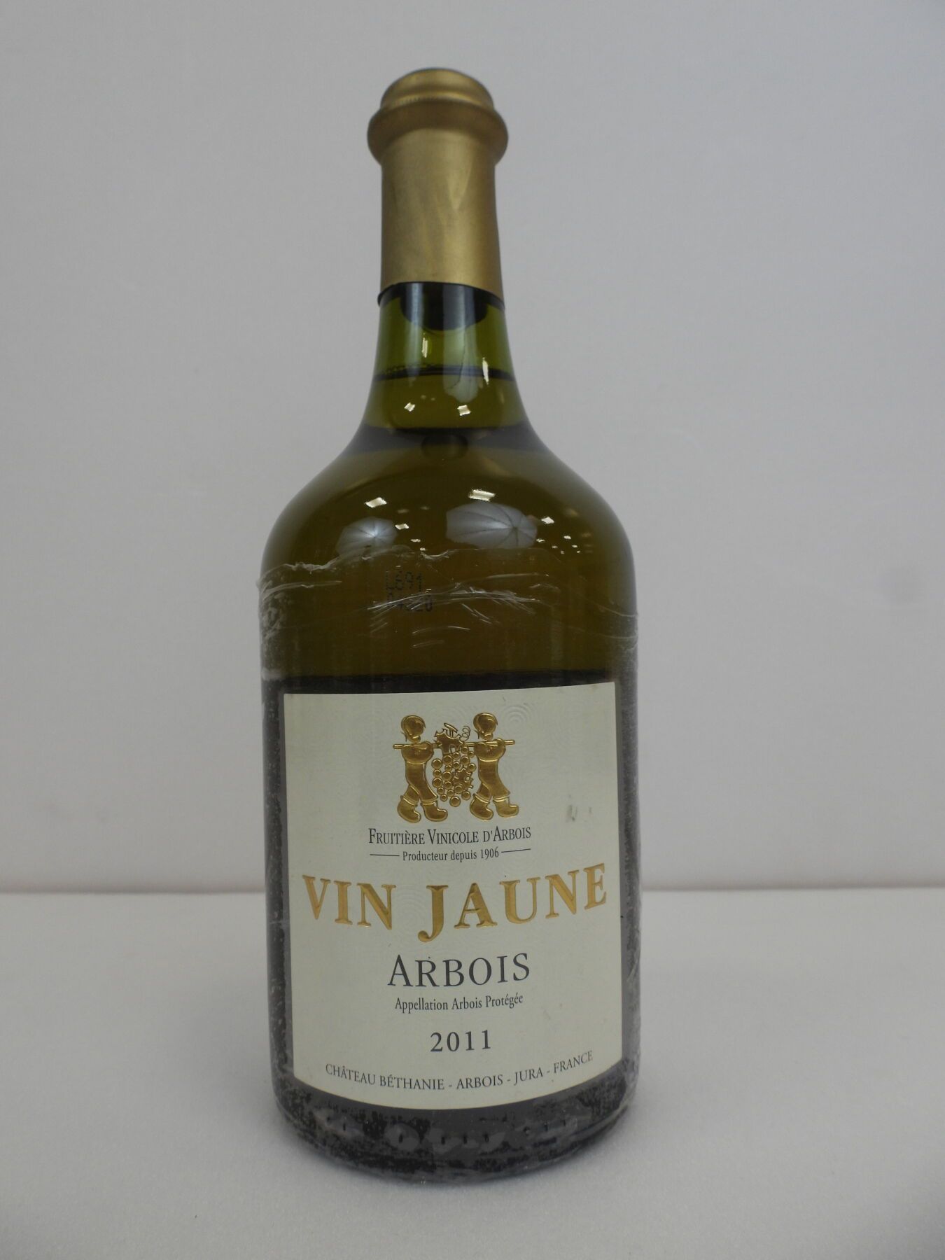 Null 1 bottle yellow wine. La Fruitière d'Arbois. 2011