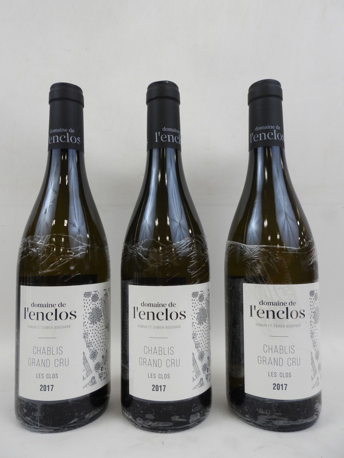 Null 3 bottles Chablis Les Clos Domaine de L'Enclos. 2017