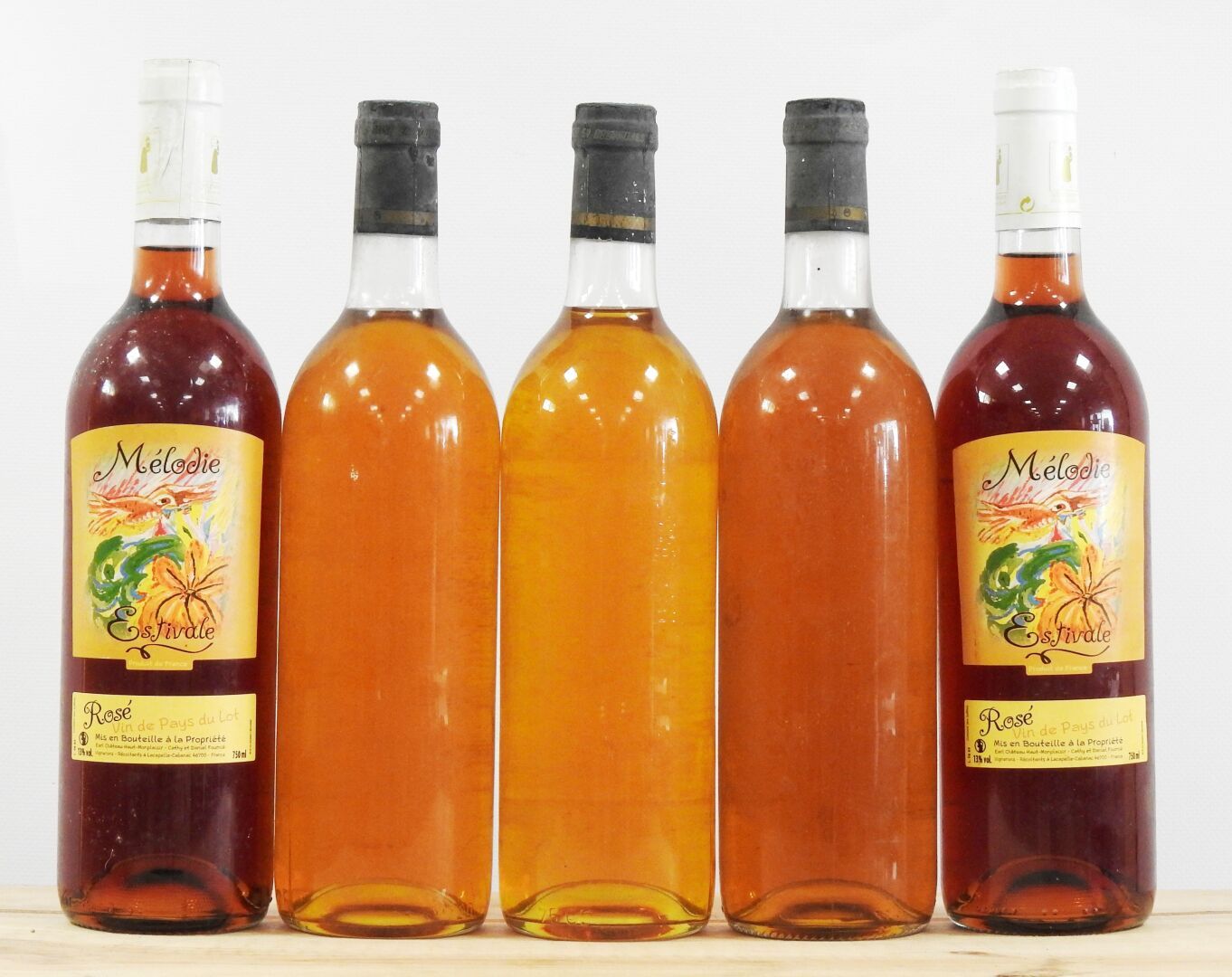 Null 5瓶

2 Mélodie Estivale - Rosé vinde Pays du lot

3瓶 "Decouverte "白葡萄酒

磨损的标&hellip;