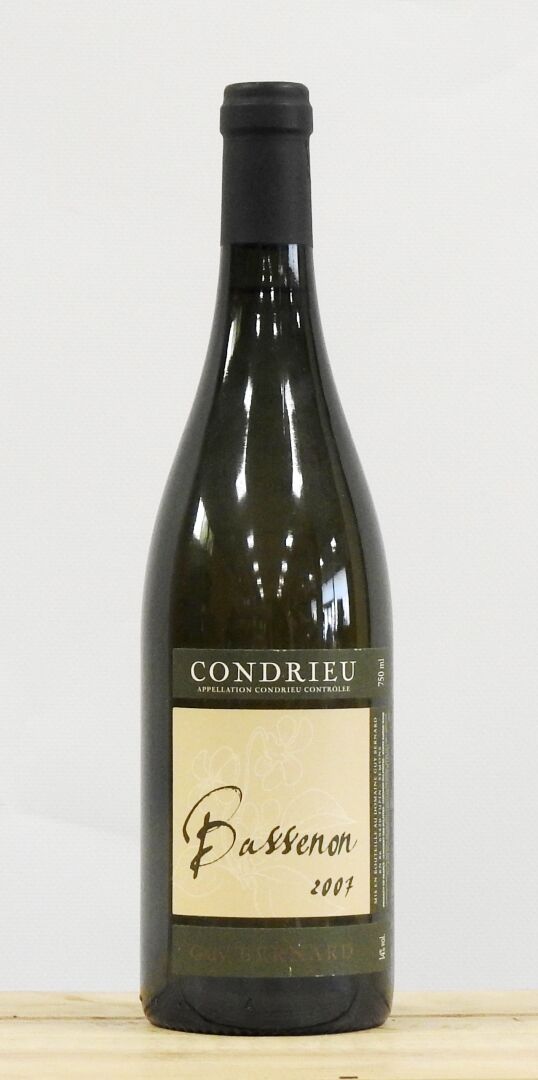 Null 1 Flasche

Condrieux

2007

Bassenon 

Domäne Guy Bernard