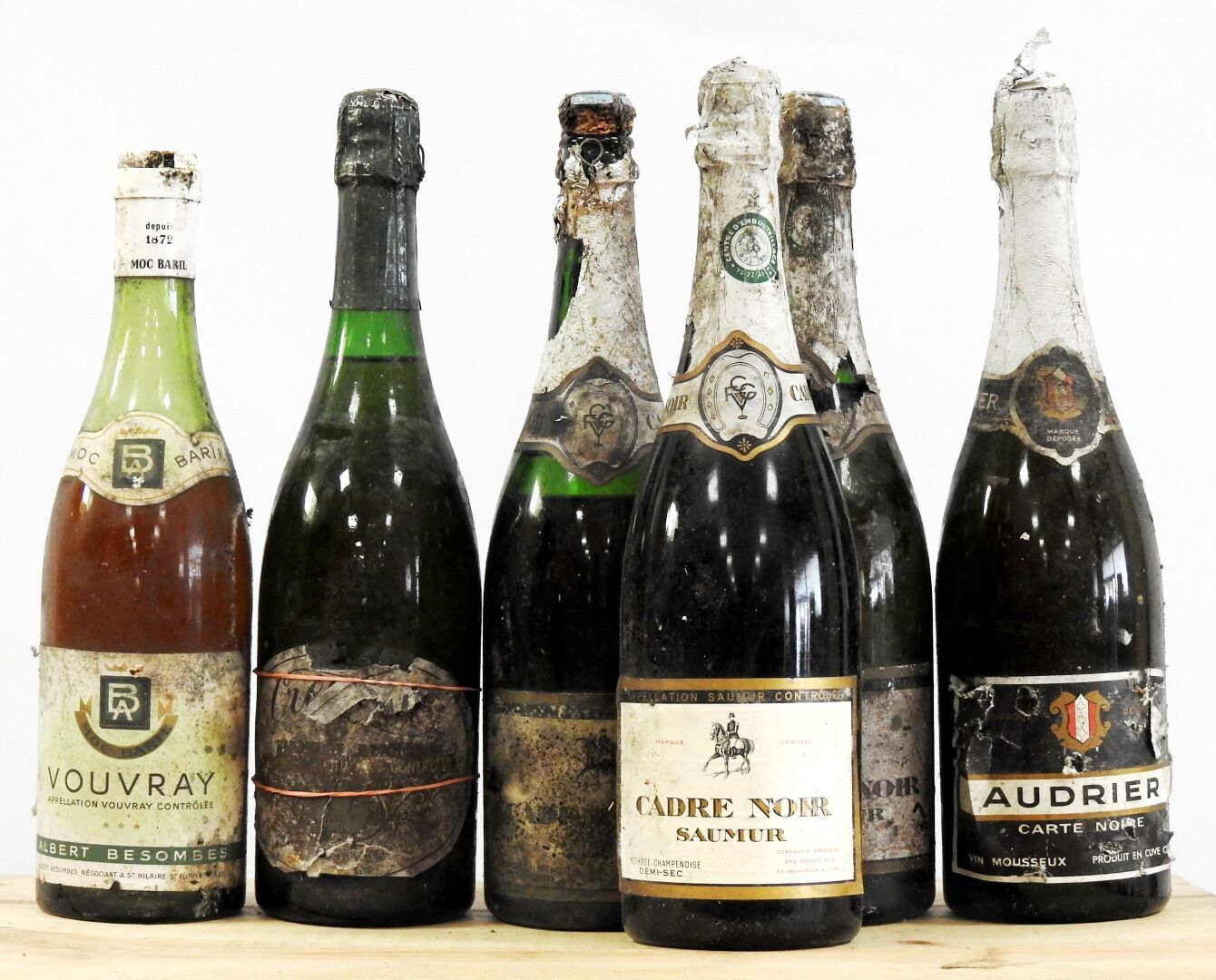 Null 6 bouteilles

1 Vouvray - Albert Besombes

1 Crémieux

3 Cadre Noir Saumur &hellip;