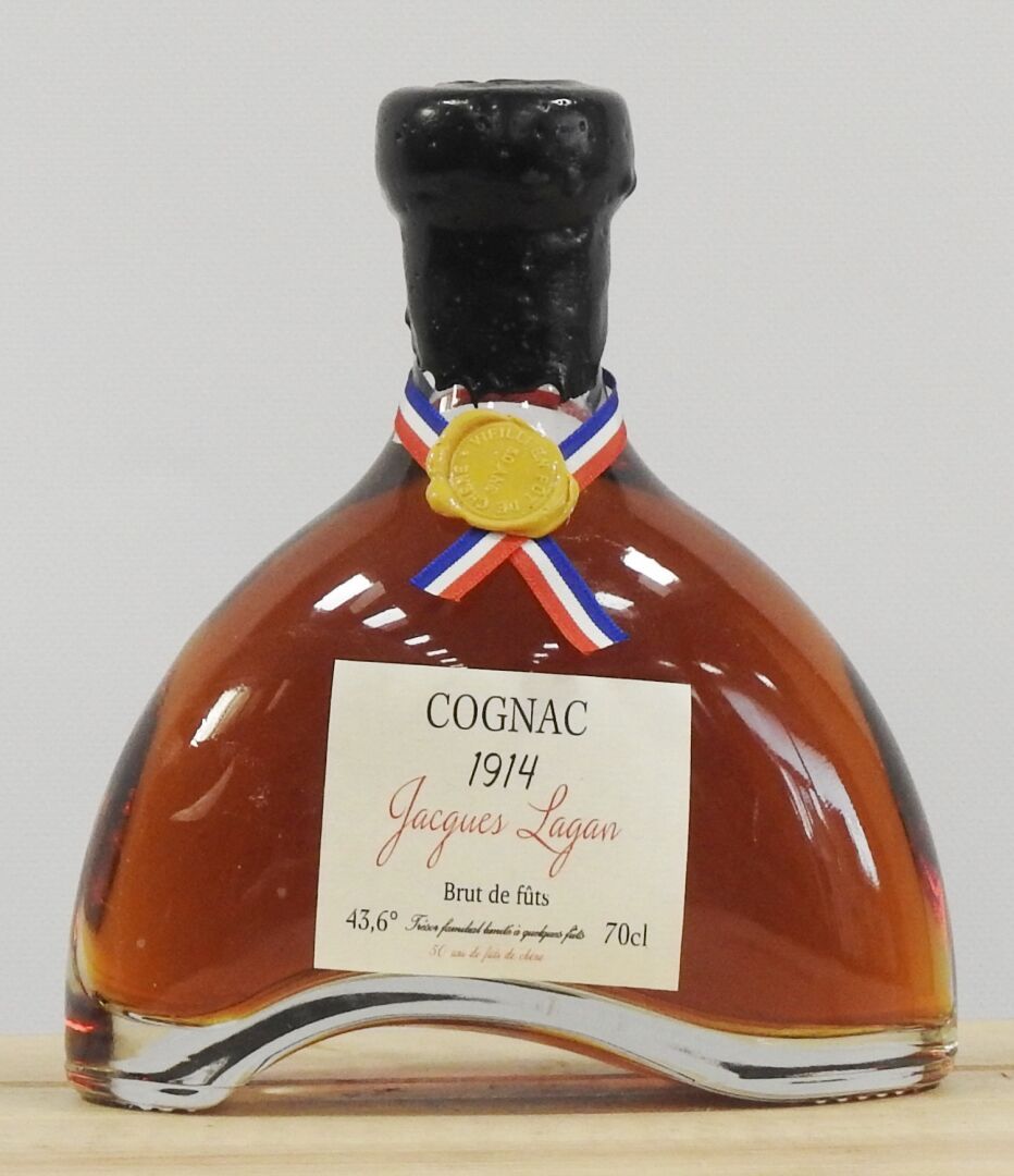 Null 1 bottle

Cognac - Jacques Lagan - 70 cl - 43.6° - 1914

Label removed, wax&hellip;