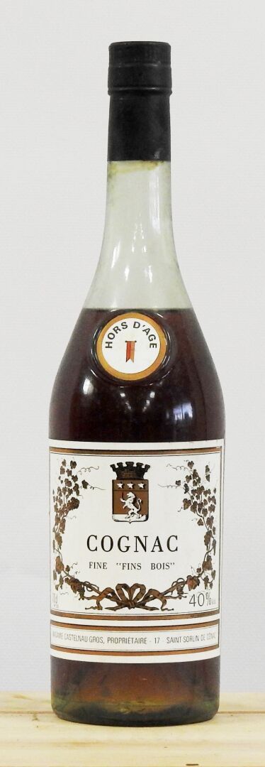 Null 1 bottiglia 

Cognac. Fine "Fine bois". Castelnau-Gros. 40°. 70 cl.

Indoss&hellip;