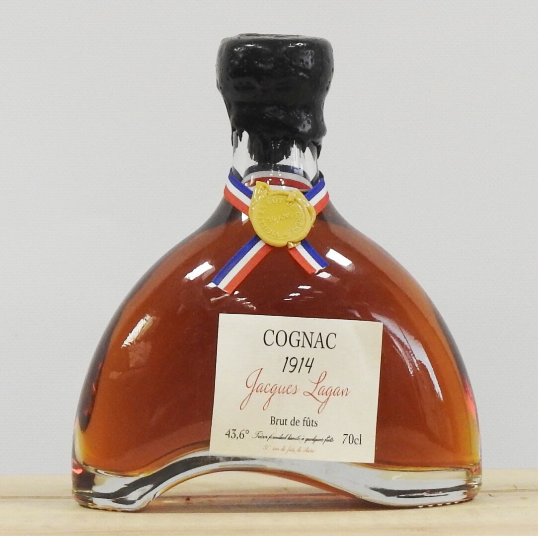 Null 1 bottiglia

Cognac - Jacques Lagan - 70 cl - 43,6° - 1914

Etichetta usura&hellip;