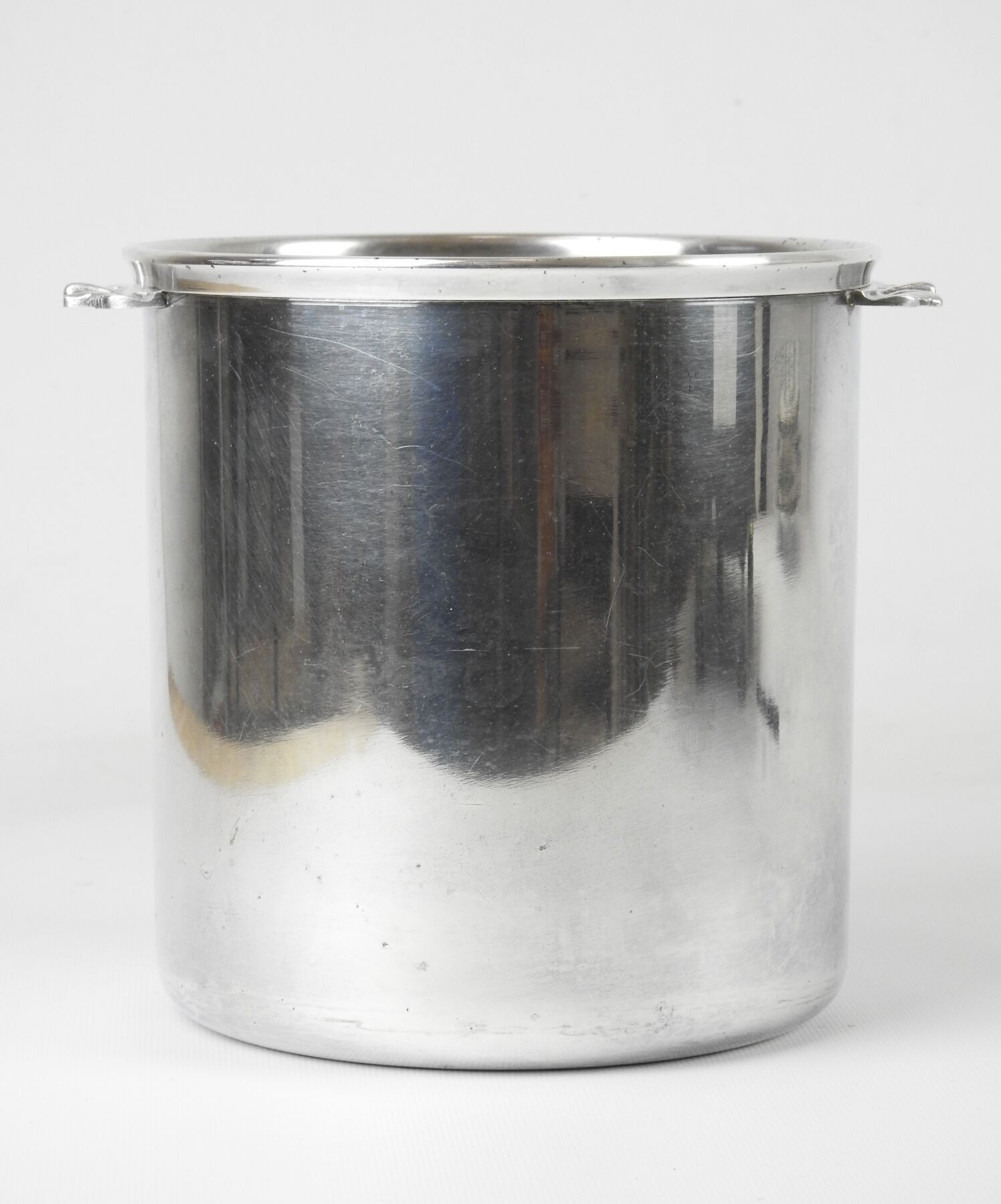 Null Refreshment bucket in silver plated bronze with detached catches of rocaill&hellip;