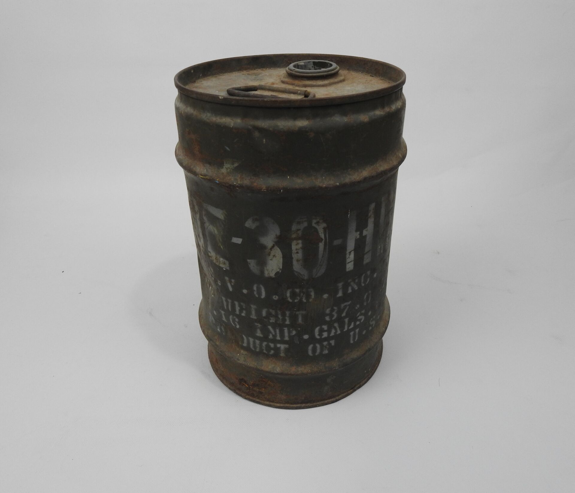 Null USA. EQUIPMENT. Cylindrical Jerrycan for US aviation with stencil markings &hellip;
