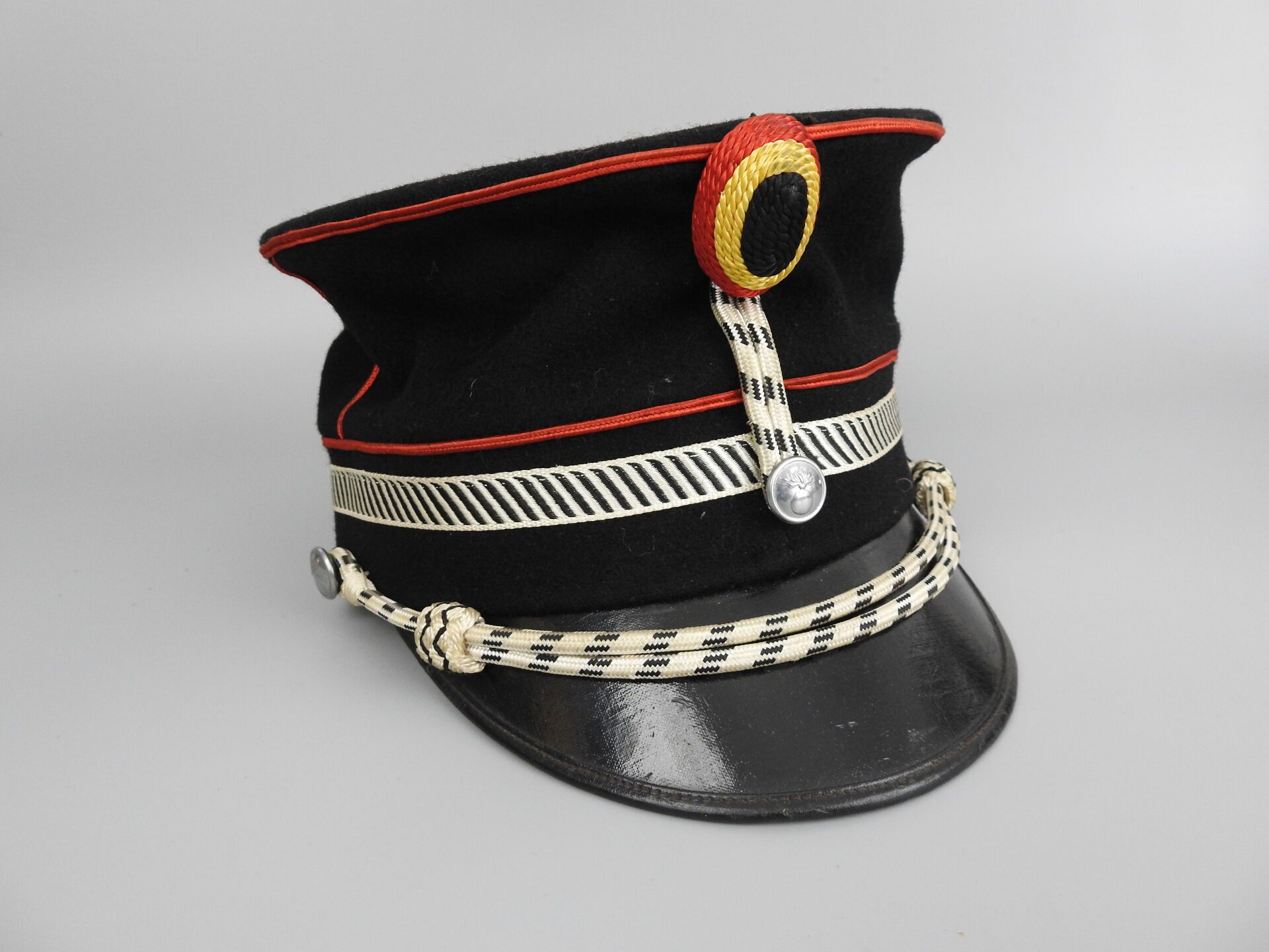 Null BELGIUM. Gendarmerie kepi in blue cloth with red piping, made by Jonas in B&hellip;
