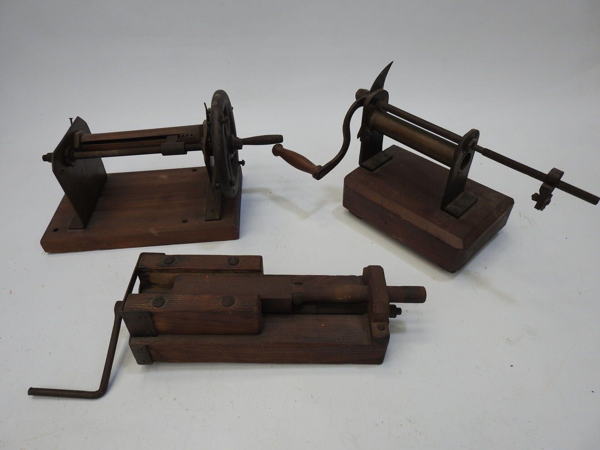 Null FRANCE. Set of 3 tobacco choppers in wood and steel. Beginning of the 20th &hellip;