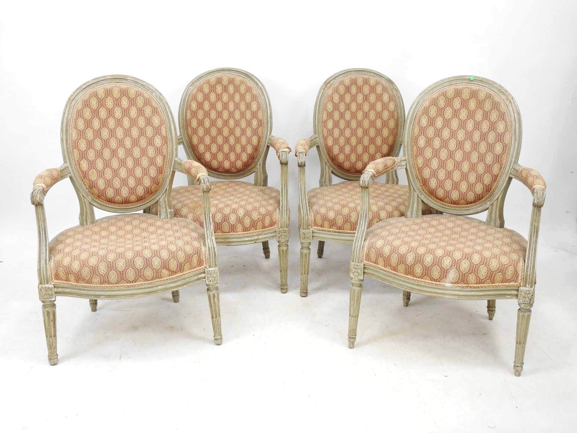 Null Suite of FOUR armchairs with medallion backs in molded, carved and grey lac&hellip;