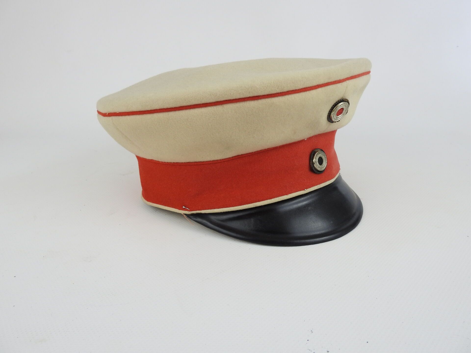 Null 俄罗斯。4号团级保镖或骑兵帽，白布，庞索红头巾和镶边，普鲁士和帝国圆环，白色皮头带。ABE（面罩要缝回去，帽子的布料不见了）。