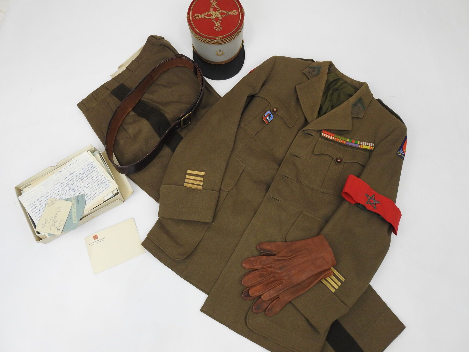 Null 法国。第2RTM的营长军号制服，由1919年款的天蓝色布帽，军衔托架，绣有新月和金色金属图案的凯佩（1939-40年制造），1939年款的外套，领口装&hellip;