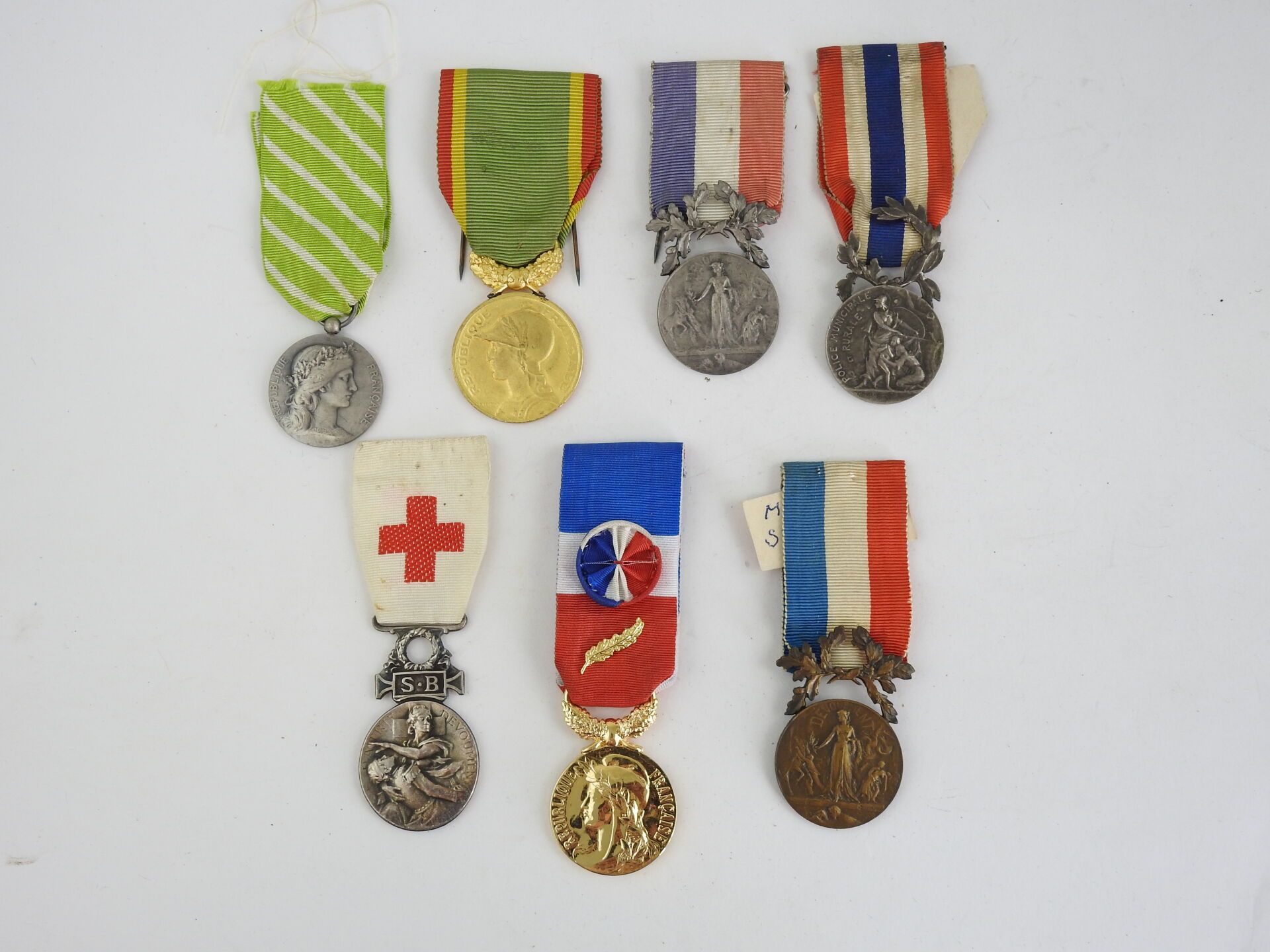 Null DECORACIÓN. FRANCIA. Varias medallas de honor, del trabajo, del ministerio &hellip;