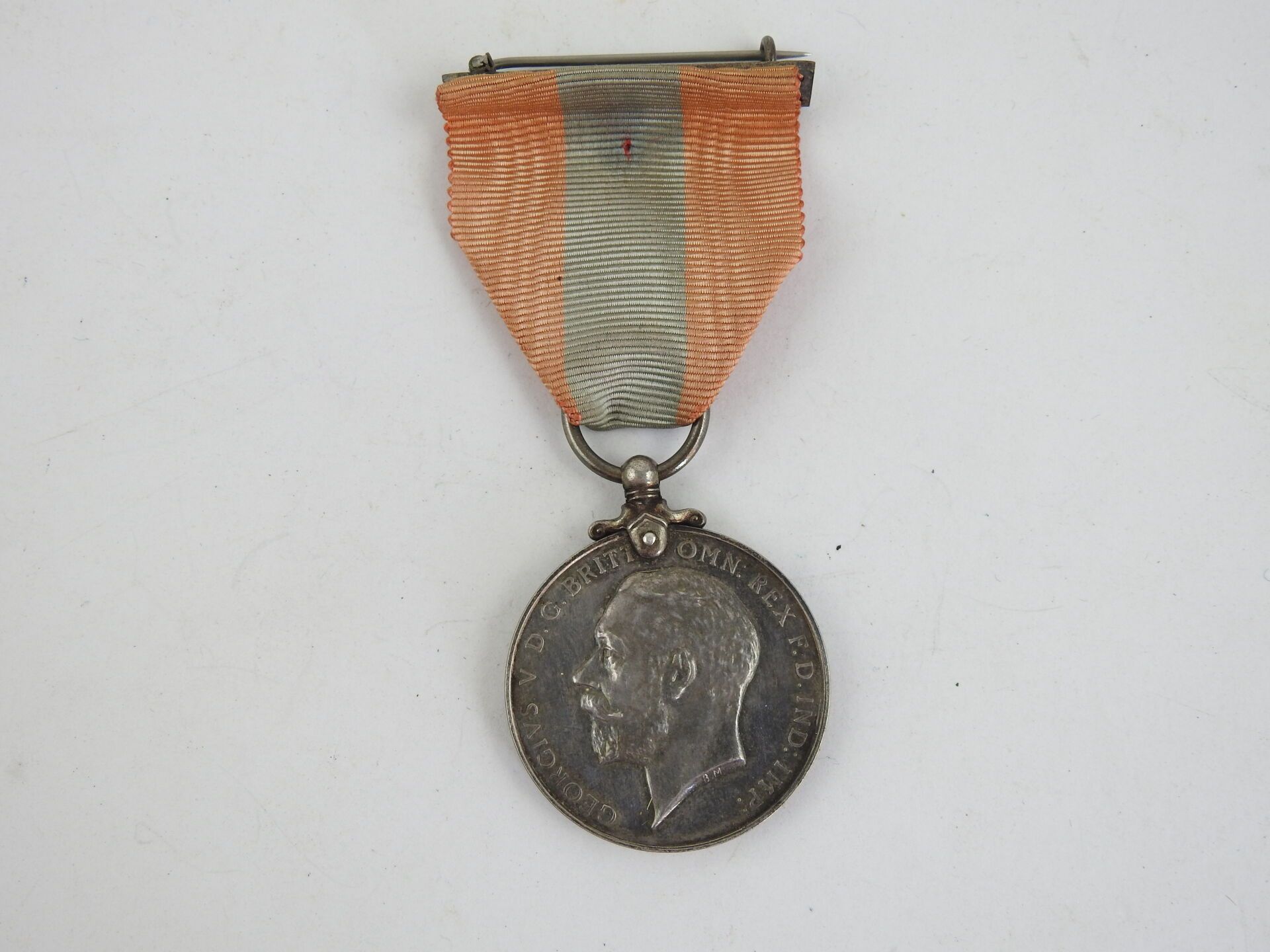 Null 装饰品。英国。乔治五世统治时期（1910-1936年）的忠诚服务奖章，授予乔治-戈登，并有丝带镶嵌。ABE