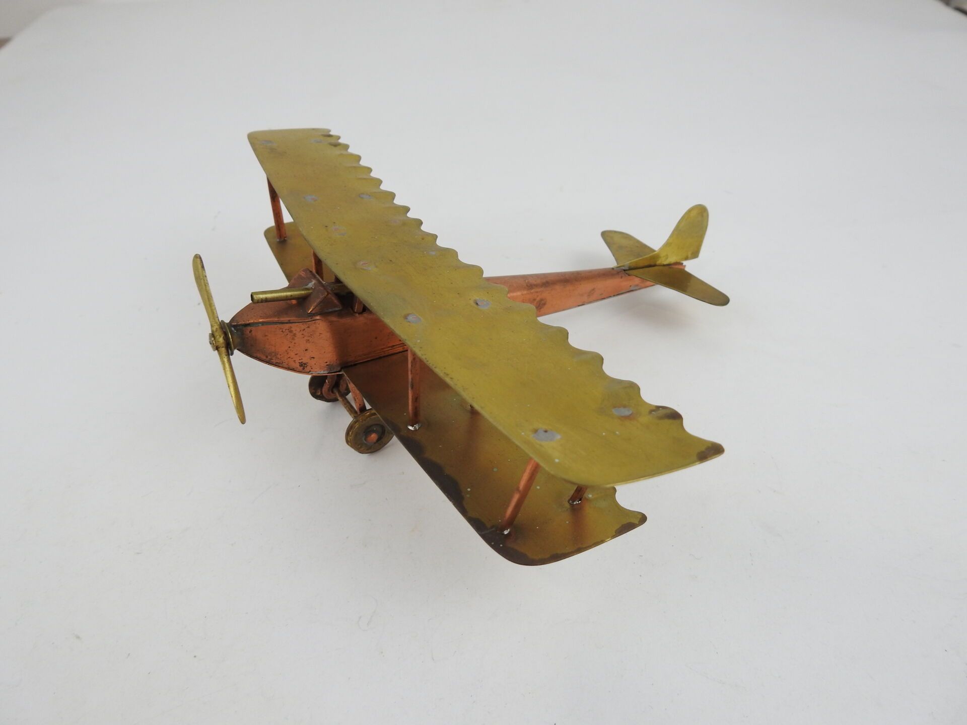 Null TRANCHEE的工艺。德国双翼飞机 "ALBATROS B I或II"，铜和黄铜材质，21 X 88厘米。ABE