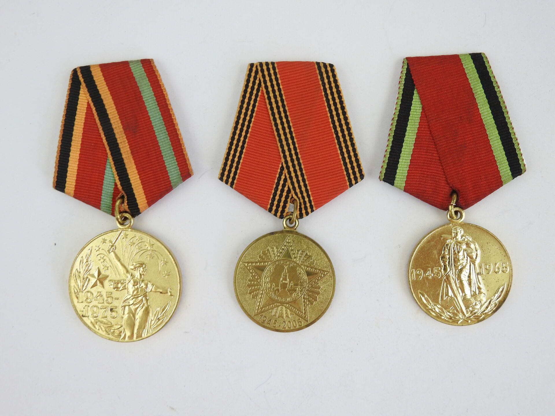 Null 装饰品。苏联。第二次世界大战的3枚纪念章会议，有绶带。BE