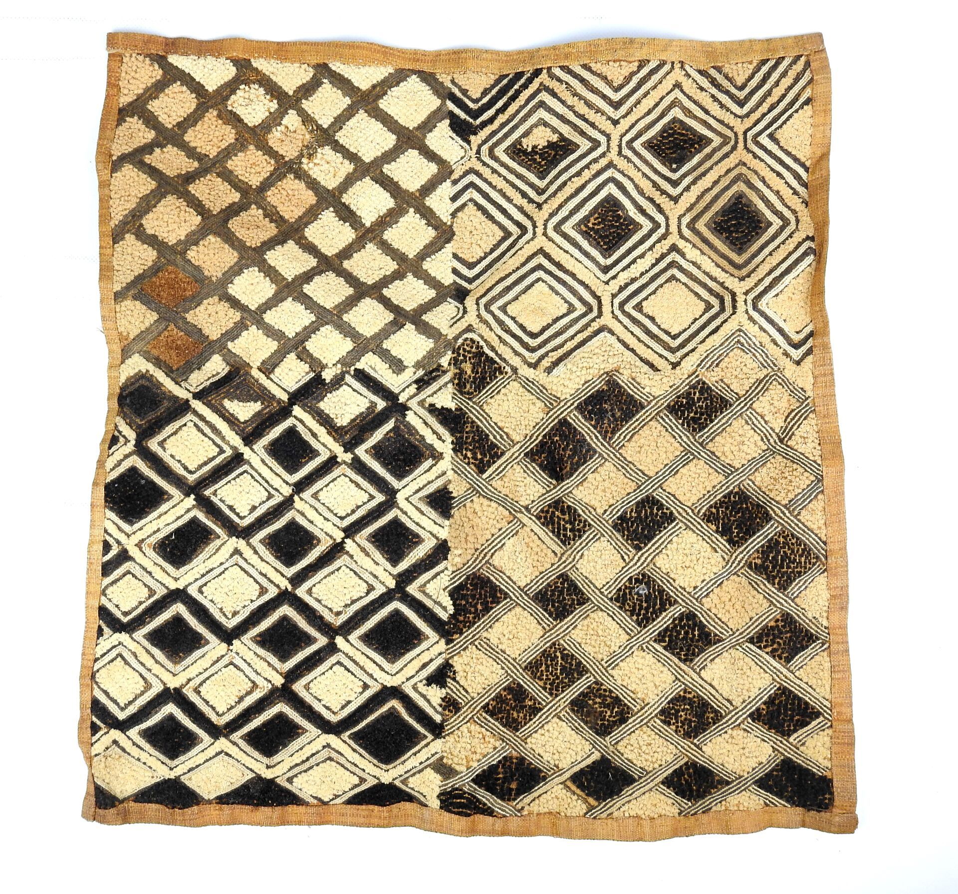 Null ROYAUME KUBA, République Démocratique du Congo.
Textile en fibres de raphia&hellip;