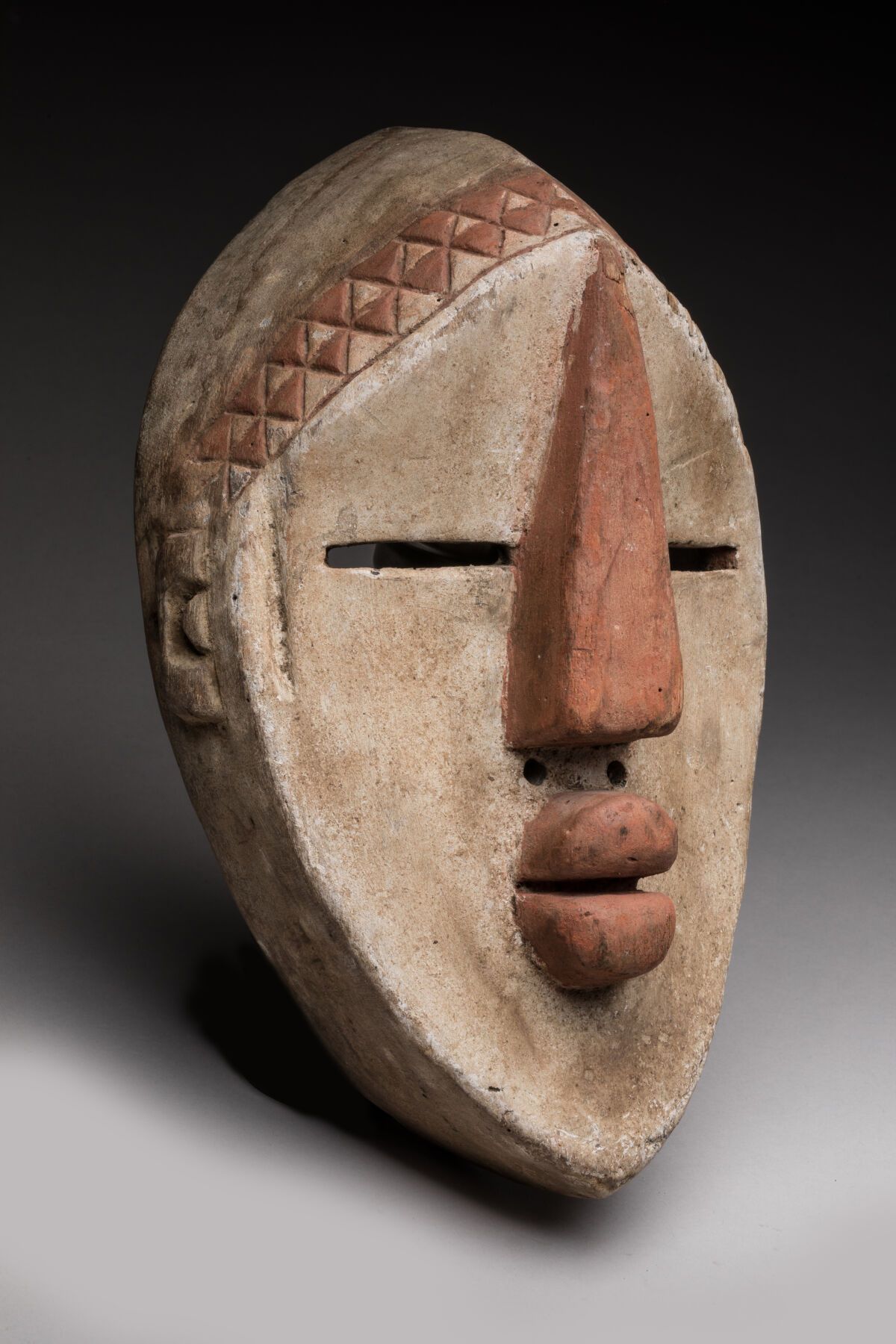 Null Dance mask, LWALWA, Democratic Republic of Congo.
Polychrome wood.
Height :&hellip;
