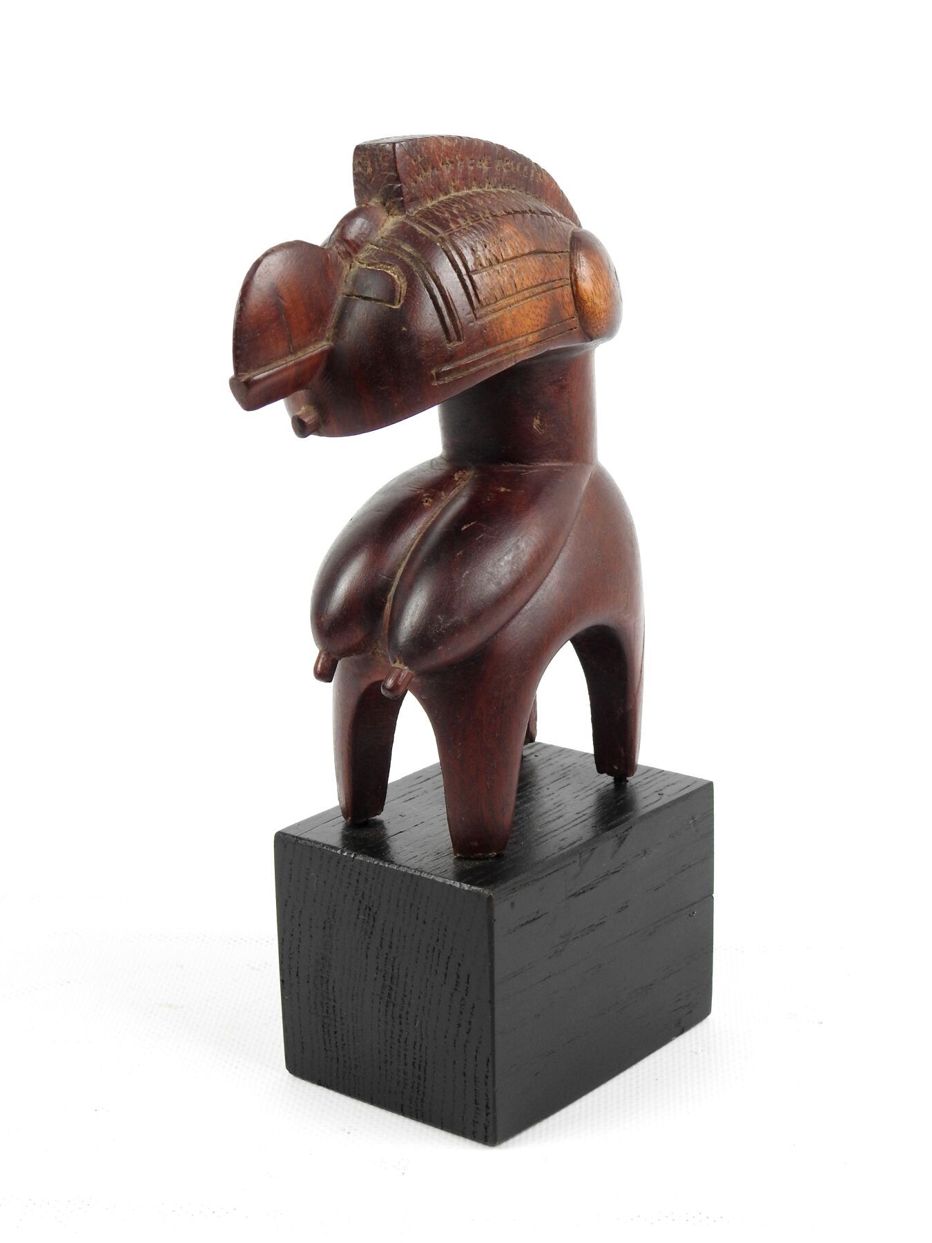 Null 几内亚BAGA。
红木雕刻。
微型雕刻的肩部面具 "D'mba"。
高度：15厘米。