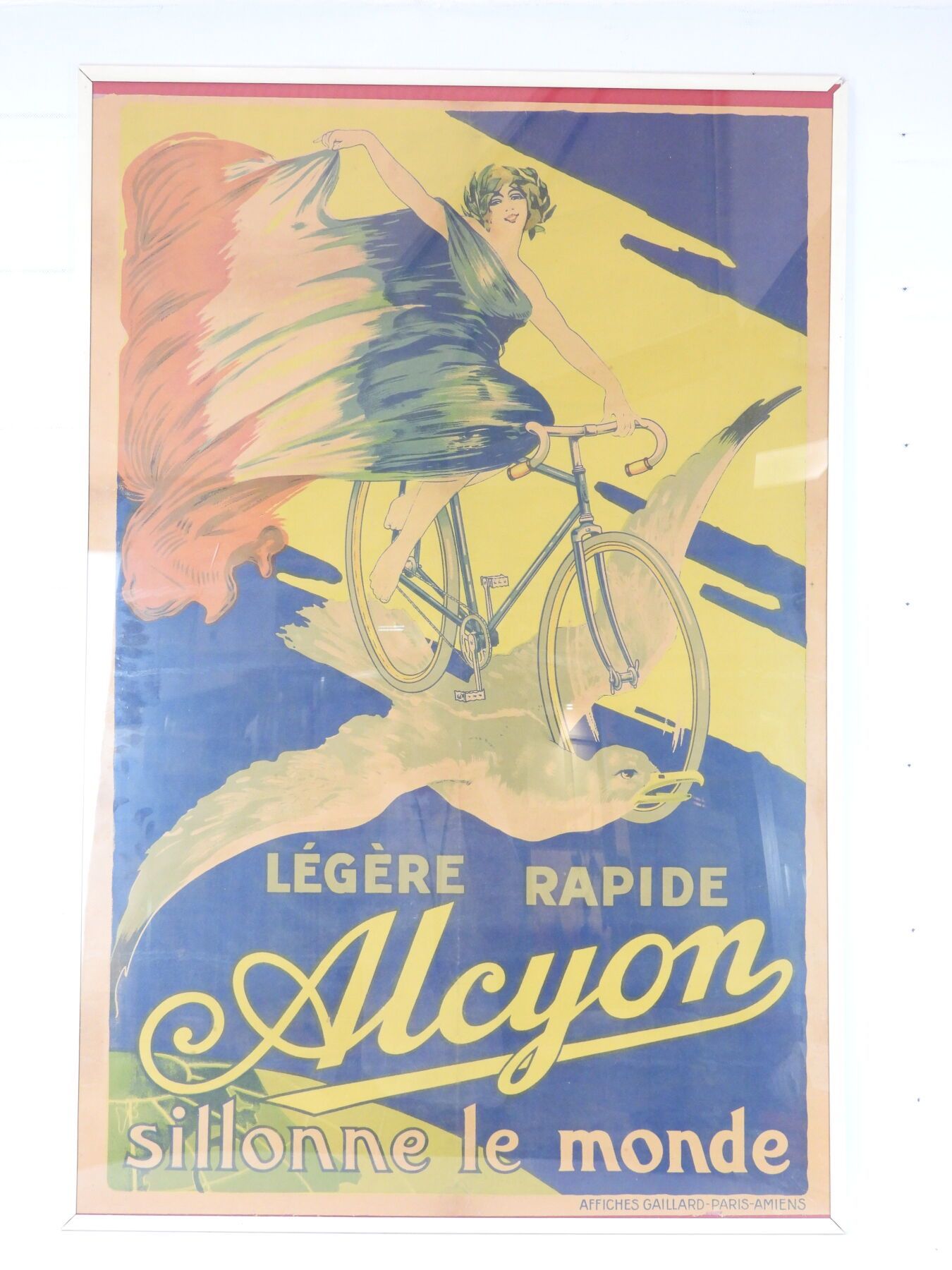 ALCYON : Affiche de réclame présentant une figure allégorique sur bicyclette, in&hellip;