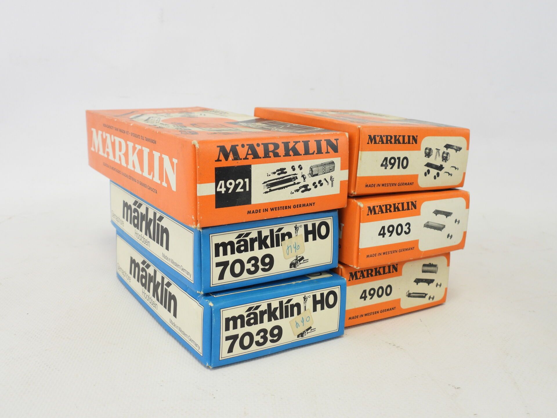 Null MARKLIN: Set aus 6 Boxen mit Ref: 4921, 7039 (2), 4910, 4903; 4900.